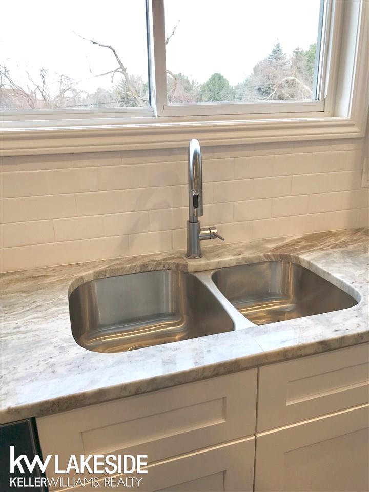 1900 Rosati Court Rochester Hills, MI 48307 - Photo 18 of 49