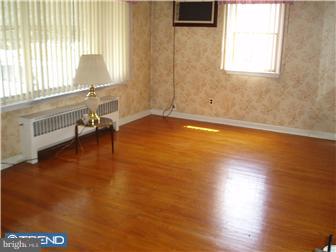 2860 East County Line Road Hatboro, PA 19040 - Photo 3 of 12 Living Room