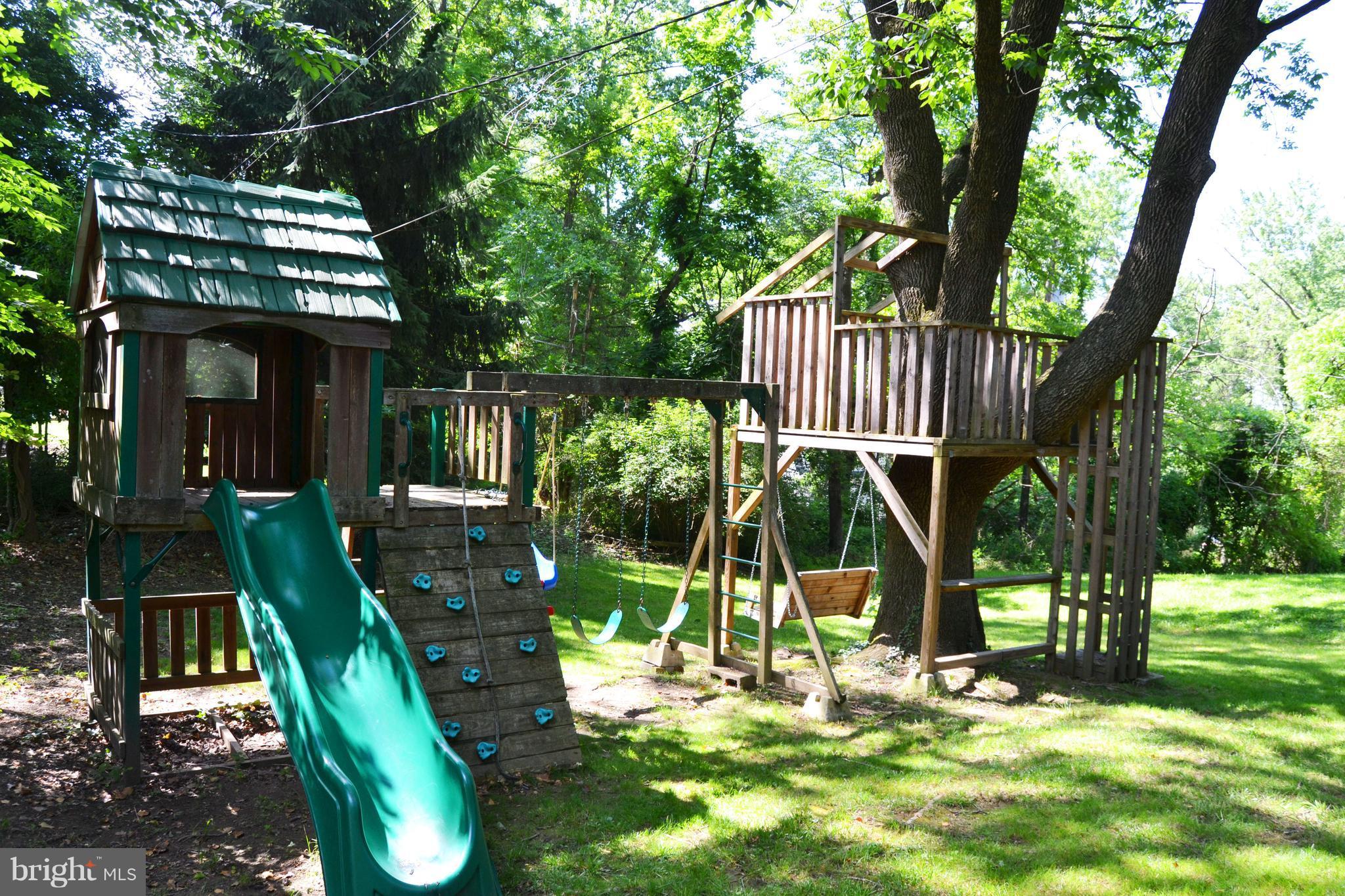 3647 Campfield Road Baltimore, MD 21207 - Photo 28 of 30 Kids will have fun playing outside