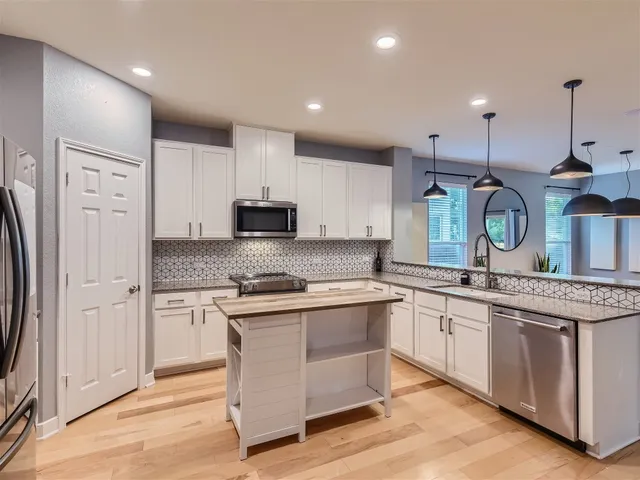 $2,500 | 7601 Rio Pass, Austin, TX 78724