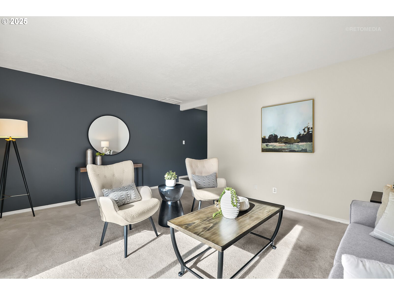 20490 Southwest Frances Street Beaverton, OR 97003 - Photo 5 of 32 a living room with furniture
