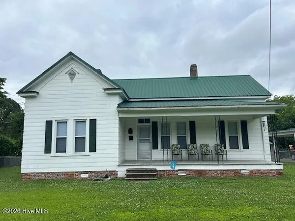 $1,150 | 115 East Station Street, Mount Olive, NC 28365