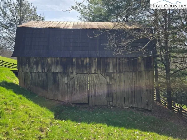 $280,000 | 3160 Roundabout Road, Creston, NC 28615