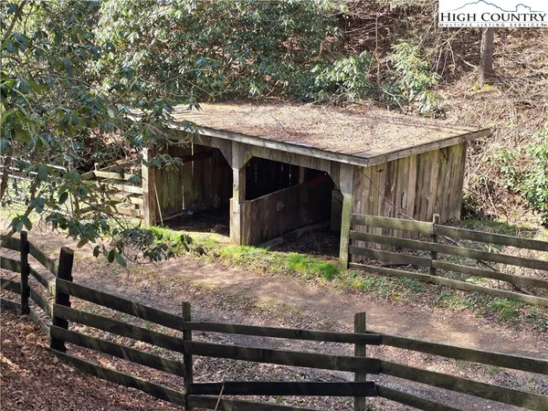 $280,000 | 3160 Roundabout Road, Creston, NC 28615