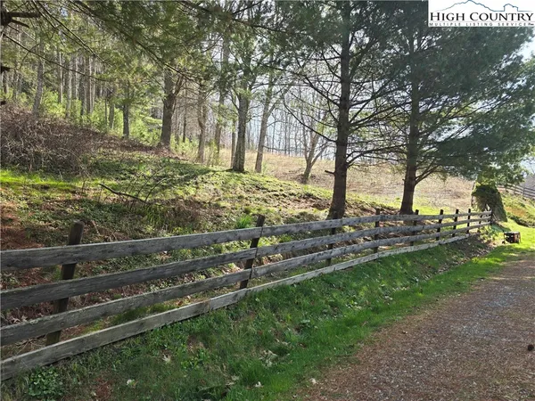 $280,000 | 3160 Roundabout Road, Creston, NC 28615