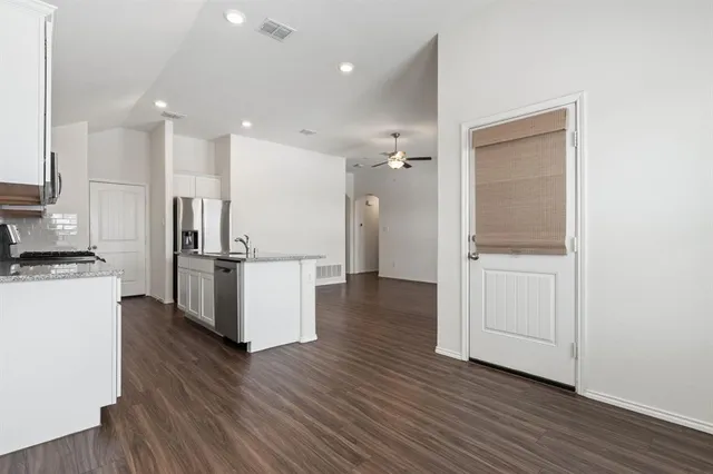 $1,925 | 312 Saguaro Drive, Fort Worth, TX 76052