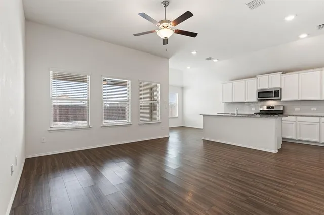 $1,925 | 312 Saguaro Drive, Fort Worth, TX 76052