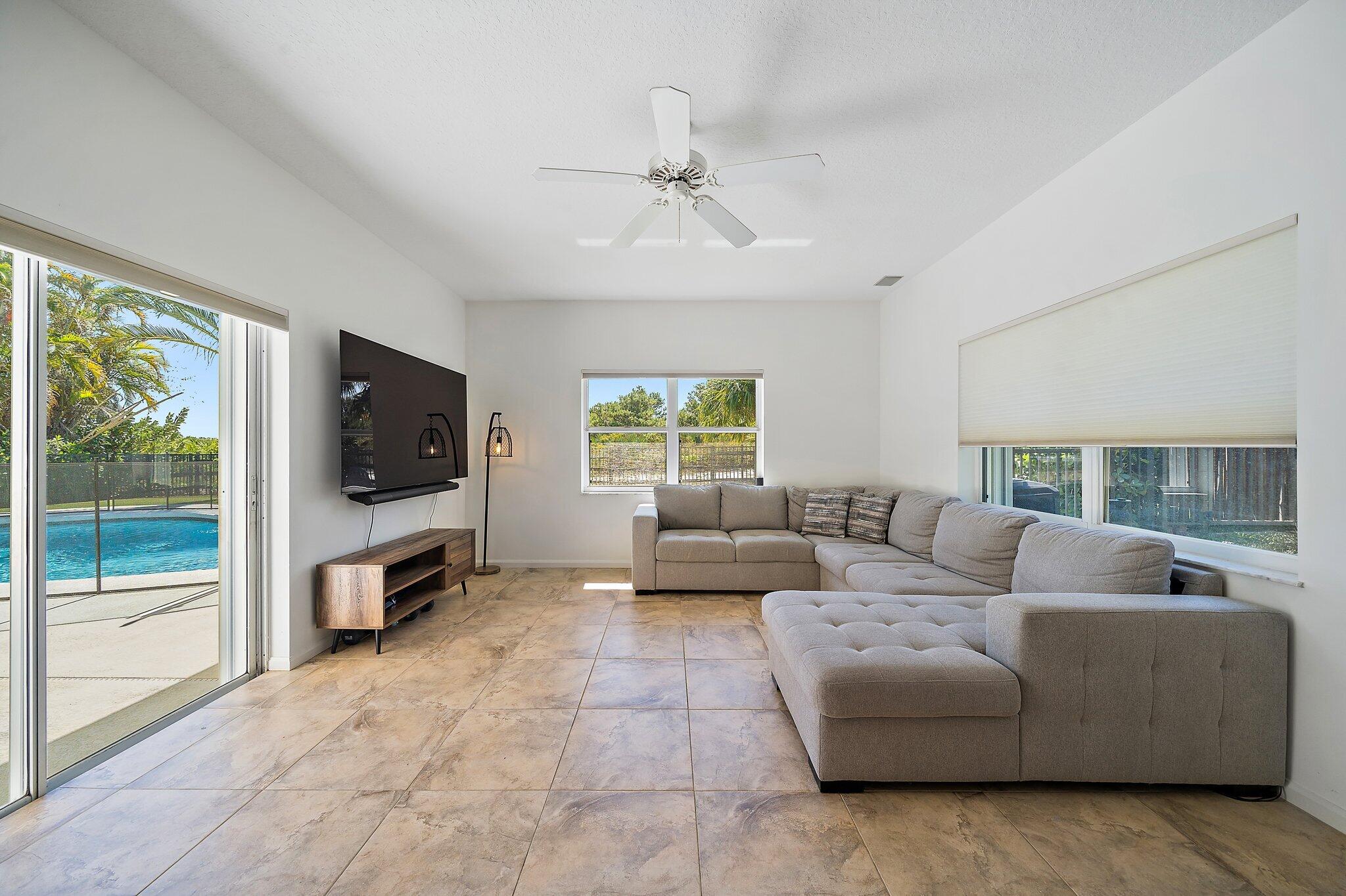 32 Coconut Lane Tequesta, FL 33469 - Photo 14 of 25 Family Room