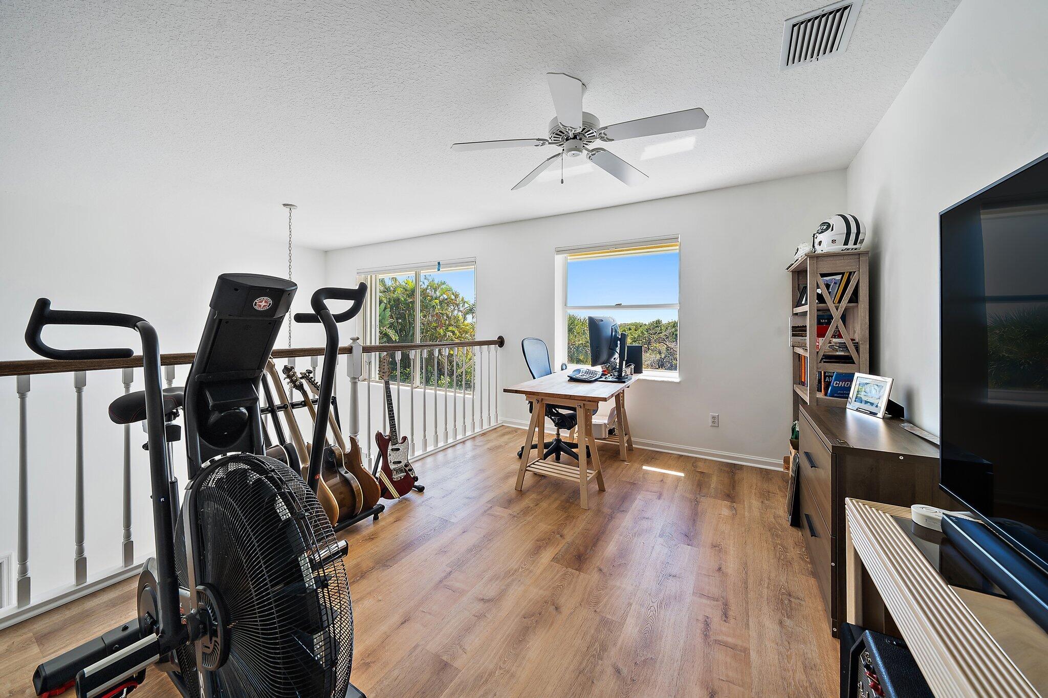 32 Coconut Lane Tequesta, FL 33469 - Photo 19 of 25 Loft/Office