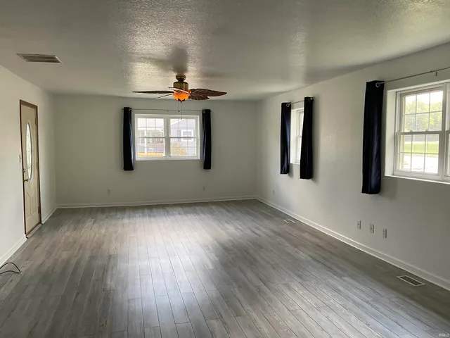 $1,400 | 107 North Rufus Street, New Haven, IN 46774