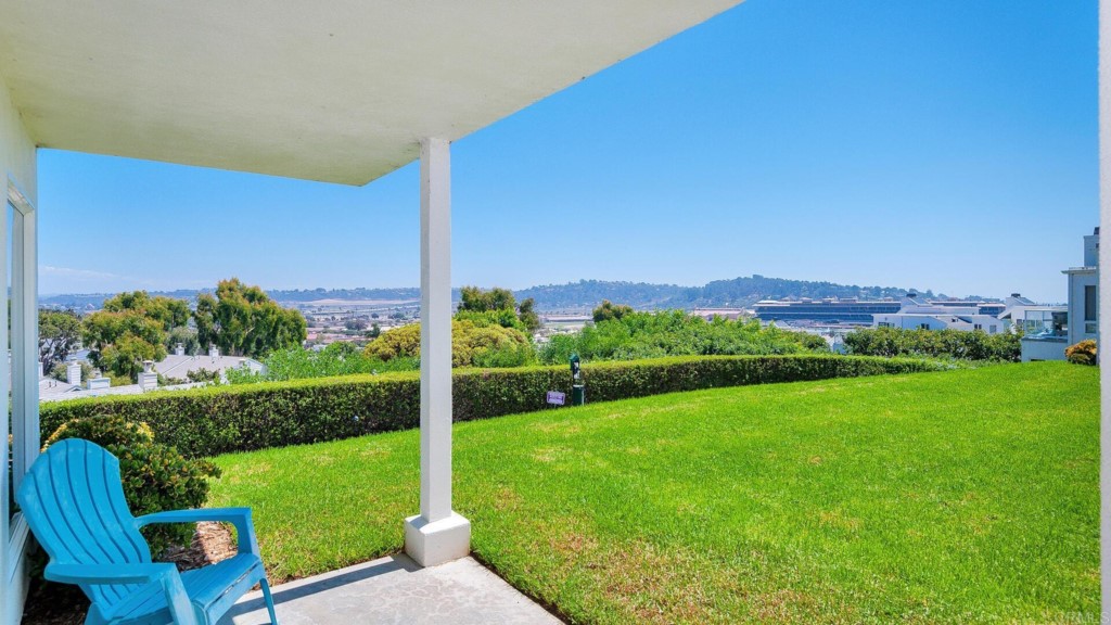 365 Longden Lane Solana Beach, CA 92075 - Photo 25 of 26 a view of a back yard