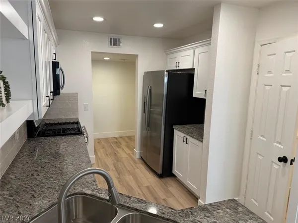 $1,990 | 8075 Teresita Avenue, Las Vegas, NV 89147