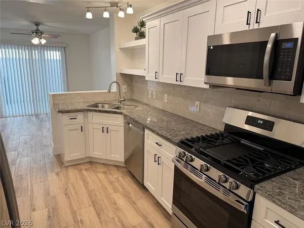 $1,990 | 8075 Teresita Avenue, Las Vegas, NV 89147