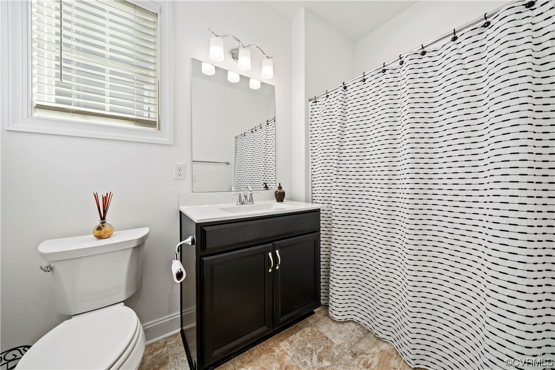 706 West Vaughan Road Ashland, VA 23005 - Photo 17 of 28 Hall Bth