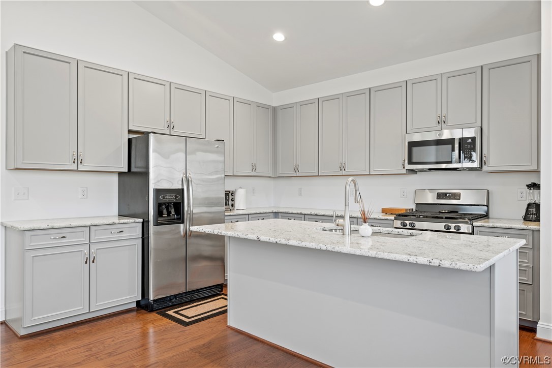 706 West Vaughan Road Ashland, VA 23005 - Photo 6 of 28 Gas Cooking