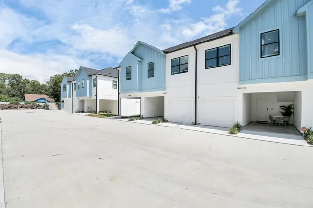 a view of a house with a outdoor space