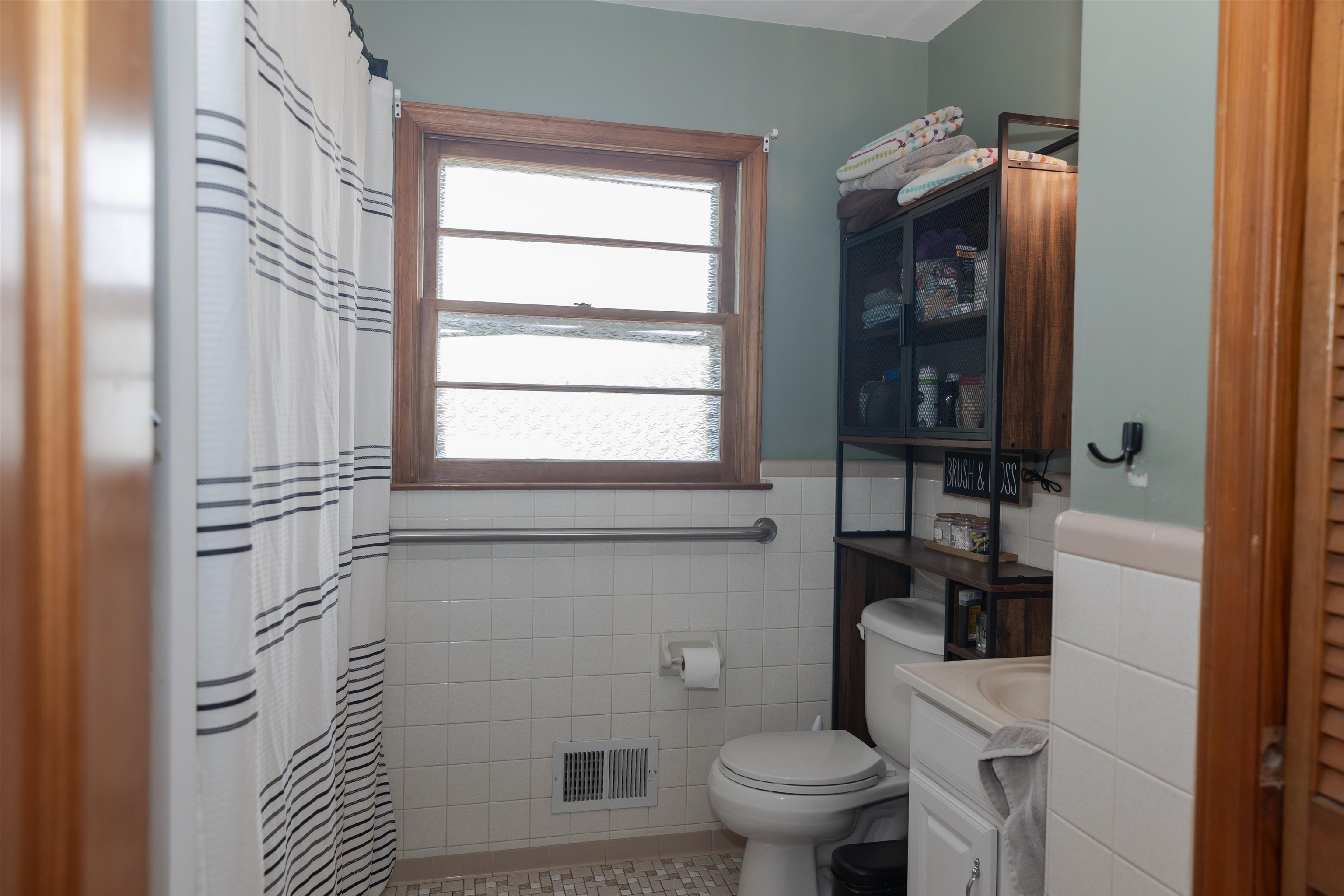896 Collierstown Road Lexington, VA 24450 - Photo 25 of 56 Full Bathroom