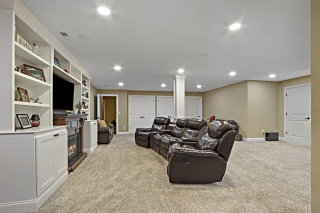 $624,900 | 2117 Stonegate Road, Burlington, WI 53105