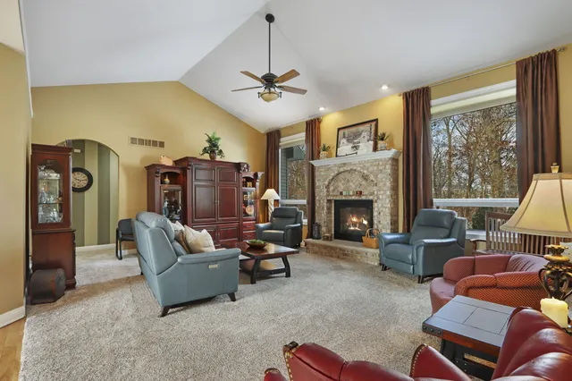 $624,900 | 2117 Stonegate Road, Burlington, WI 53105