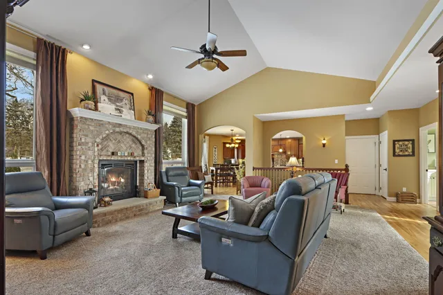 $624,900 | 2117 Stonegate Road, Burlington, WI 53105