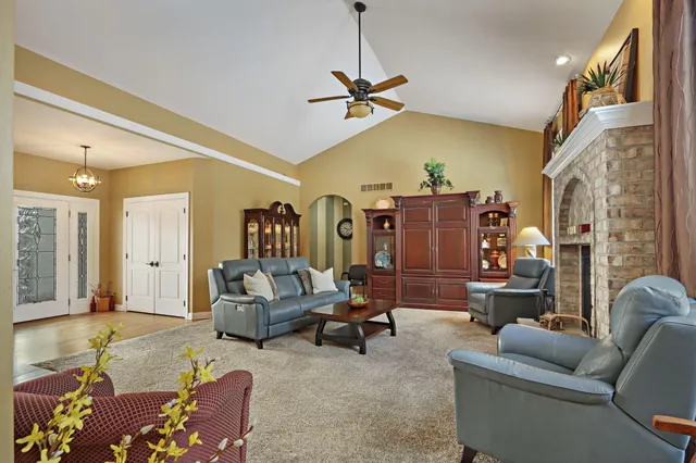 $624,900 | 2117 Stonegate Road, Burlington, WI 53105