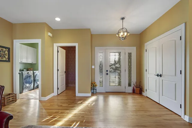 $624,900 | 2117 Stonegate Road, Burlington, WI 53105