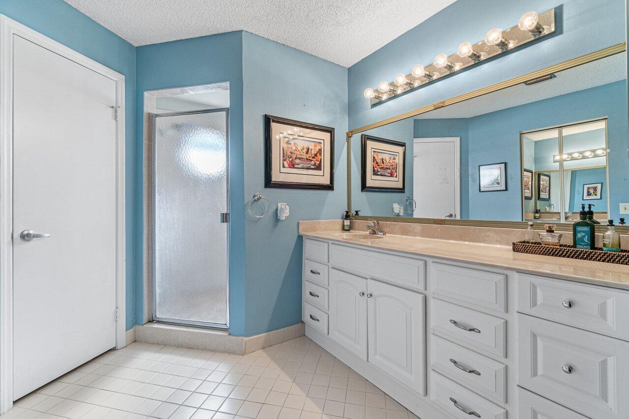 6618 Via Regina Boca Raton, FL 33433 - Photo 22 of 28 022-6618ViaRegina-BocaRaton-FL-33433-SMA