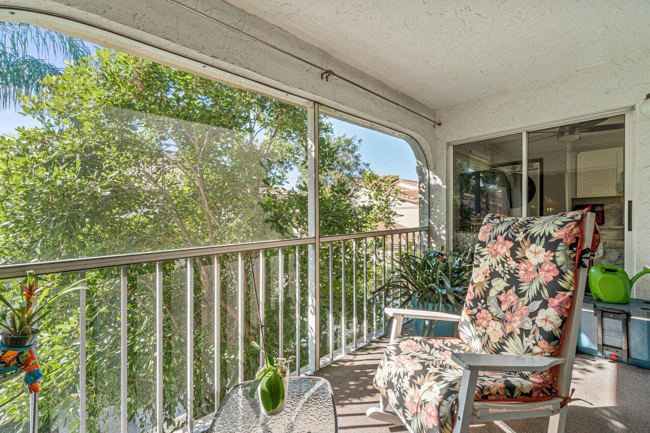 6618 Via Regina Boca Raton, FL 33433 - Photo 7 of 28 028-6618ViaRegina-BocaRaton-FL-33433-SMA