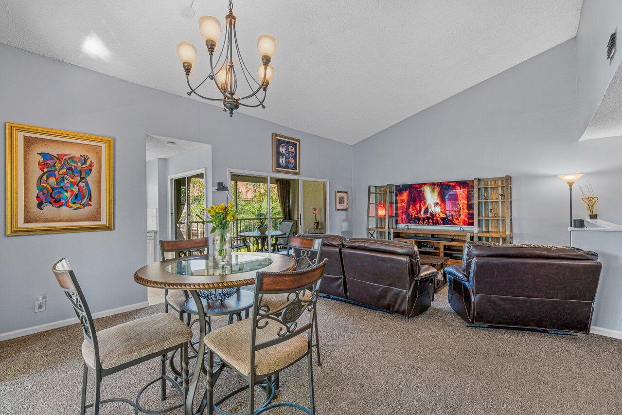 6618 Via Regina Boca Raton, FL 33433 - Photo 8 of 28 008-6618ViaRegina-BocaRaton-FL-33433-SMA