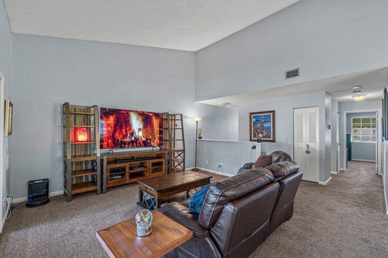 6618 Via Regina Boca Raton, FL 33433 - Photo 9 of 28 009-6618ViaRegina-BocaRaton-FL-33433-SMA