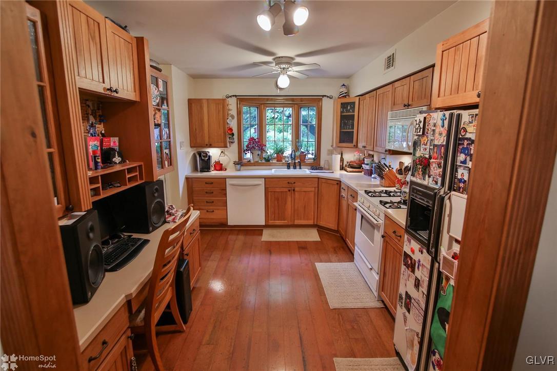 1538 Creekside Road Whitehall, PA 18052 - Photo 3 of 36 Gallery Image 3