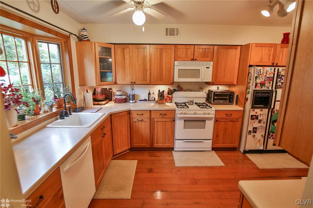 1538 Creekside Road Whitehall, PA 18052 - Photo 5 of 36 Gallery Image 5