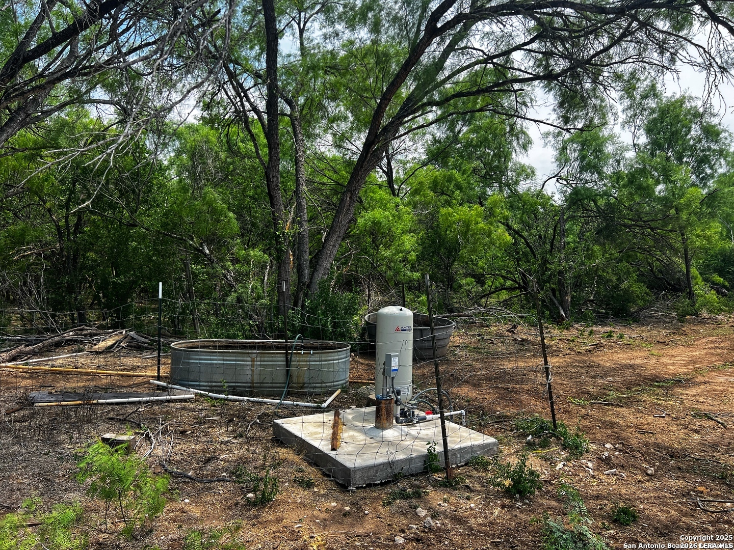 304 County Road 6611 Devine, TX 78016 - Photo 15 of 16