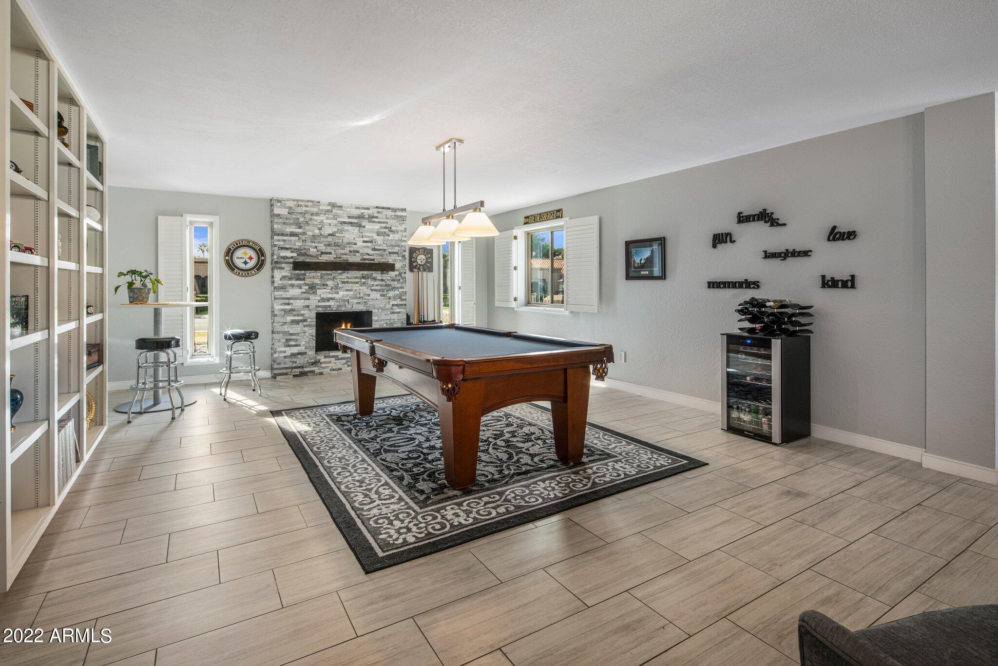 2 West Kathleen Road Phoenix, AZ 85023 - Photo 8 of 28 Family Room