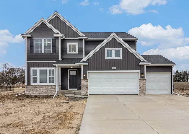 $559,900 | 7946 Snow View Drive Southeast, Alto, MI 49302