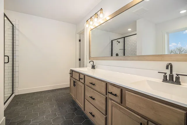 $549,900 | 7946 Snow View Drive Southeast, Alto, MI 49302