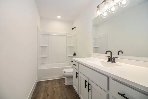 $549,900 | 7946 Snow View Drive Southeast, Alto, MI 49302