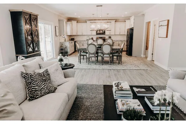 $559,900 | 7946 Snow View Drive Southeast, Alto, MI 49302