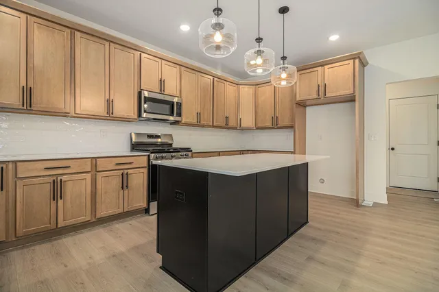 $549,900 | 7946 Snow View Drive Southeast, Alto, MI 49302