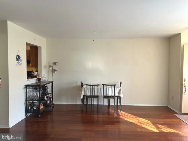 a view of livingroom with furniture