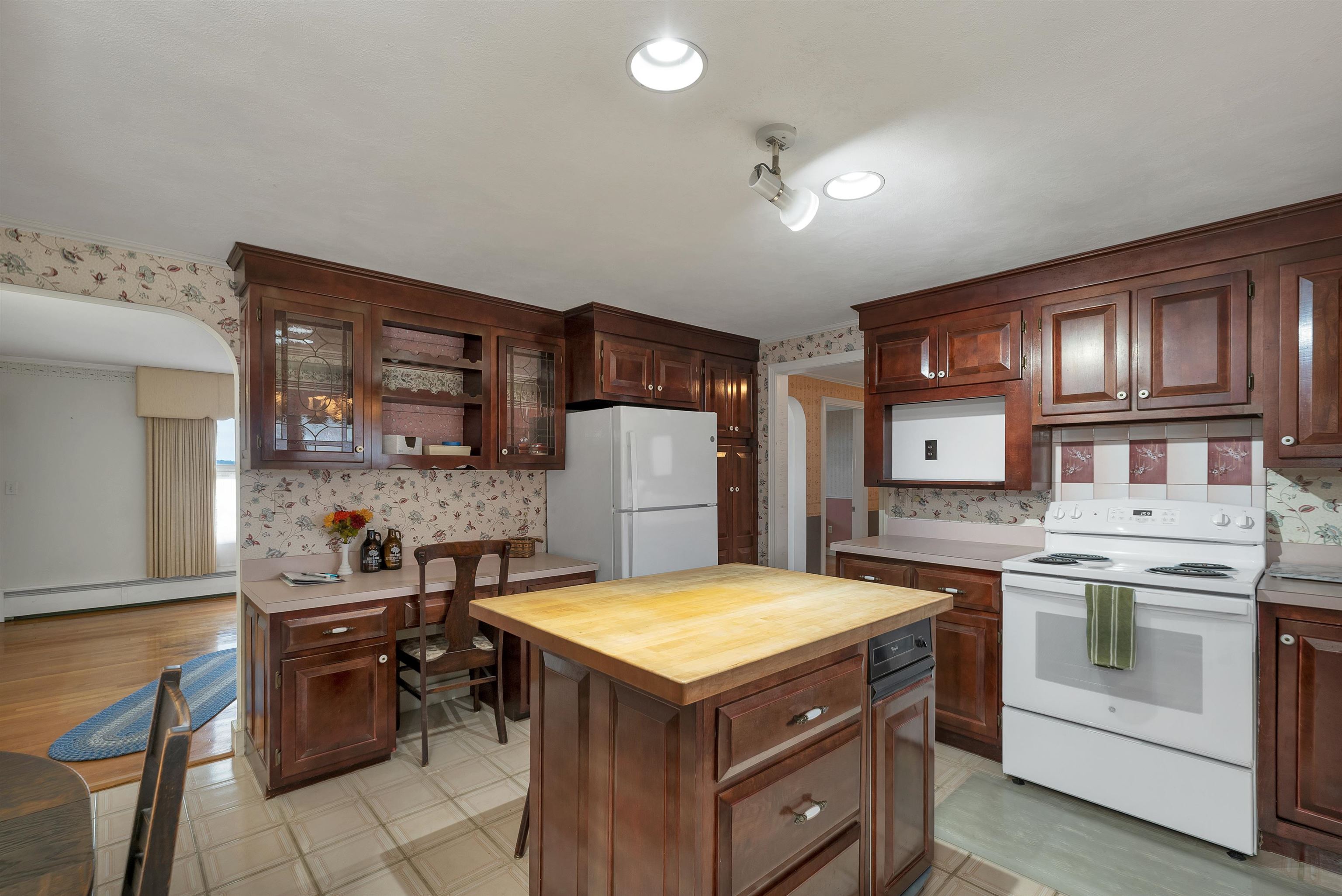 19 Cote Drive Dover, NH 03820 - Photo 6 of 33
