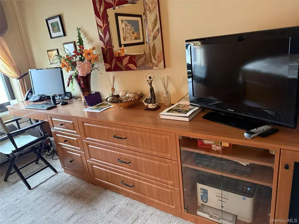 $850,000 | 100 West Broadway, Unit 6L, Long Beach, NY 11561