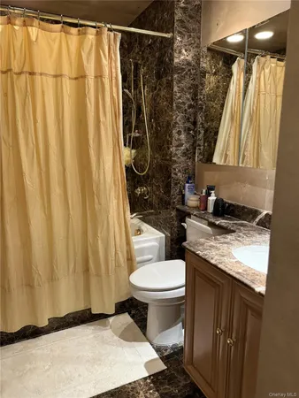 $850,000 | 100 West Broadway, Unit 6L, Long Beach, NY 11561