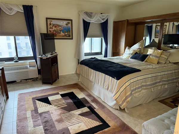 $850,000 | 100 West Broadway, Unit 6L, Long Beach, NY 11561