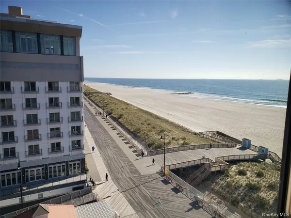 $850,000 | 100 West Broadway, Unit 6L, Long Beach, NY 11561