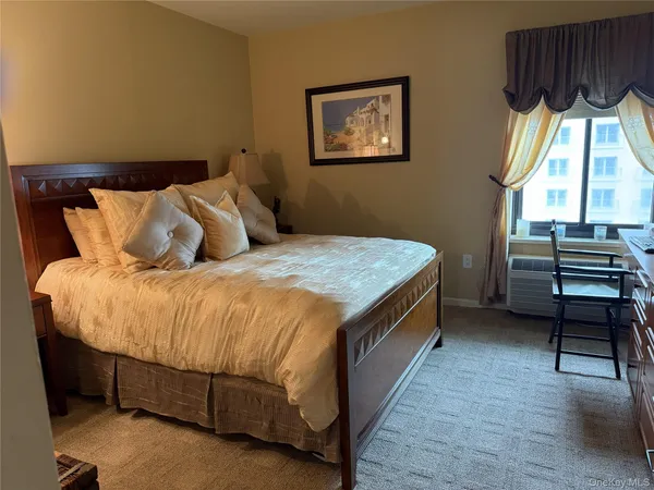 $850,000 | 100 West Broadway, Unit 6L, Long Beach, NY 11561