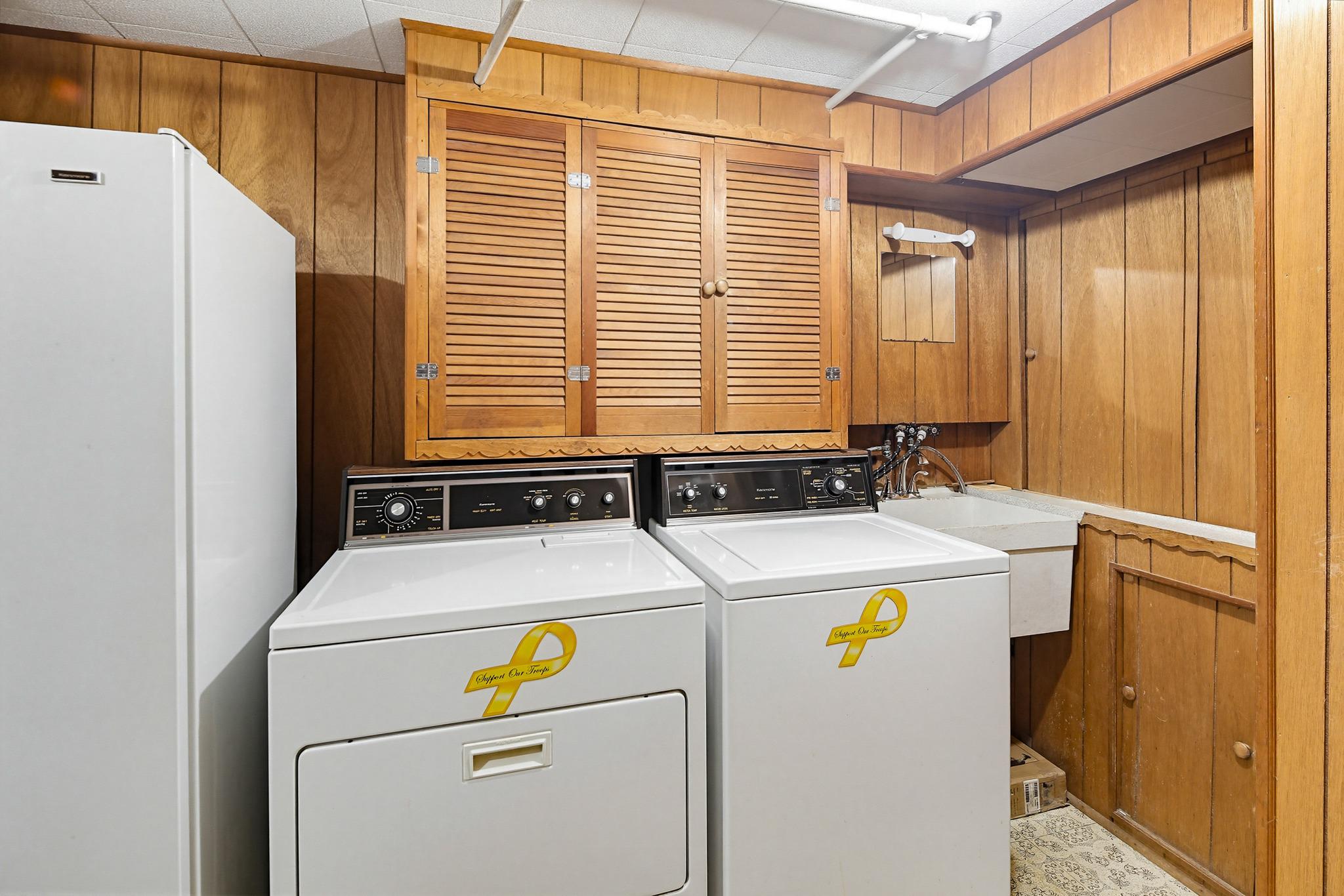 12007 St Dunston Lane Silver Spring, MD 20906 - Photo 31 of 40 Lower lvl laundry/utility room with extra freezer