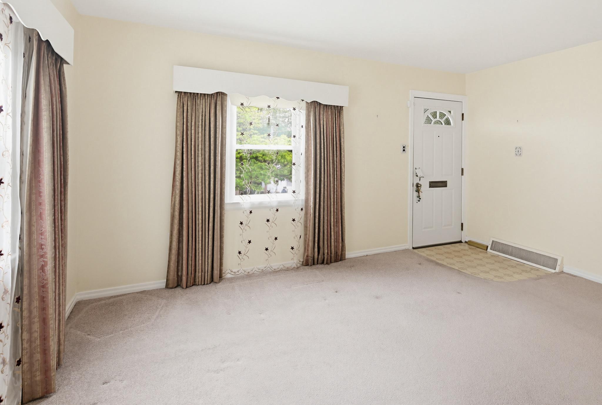 12007 St Dunston Lane Silver Spring, MD 20906 - Photo 5 of 40 Living room with beautiful and bright window line