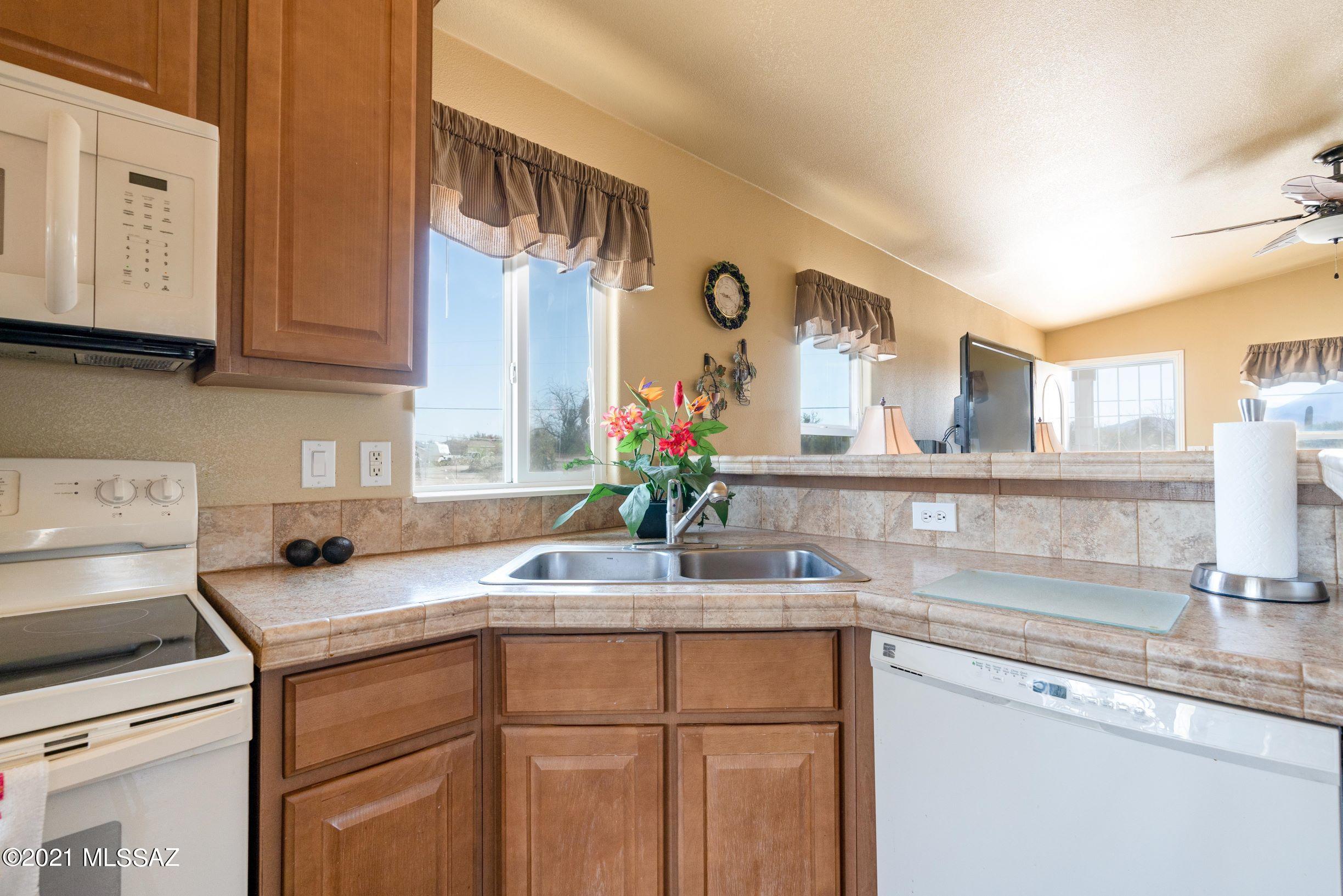 6151 North Sanders Road Tucson, AZ 85743 - Photo 8 of 31 Gallery Image 8