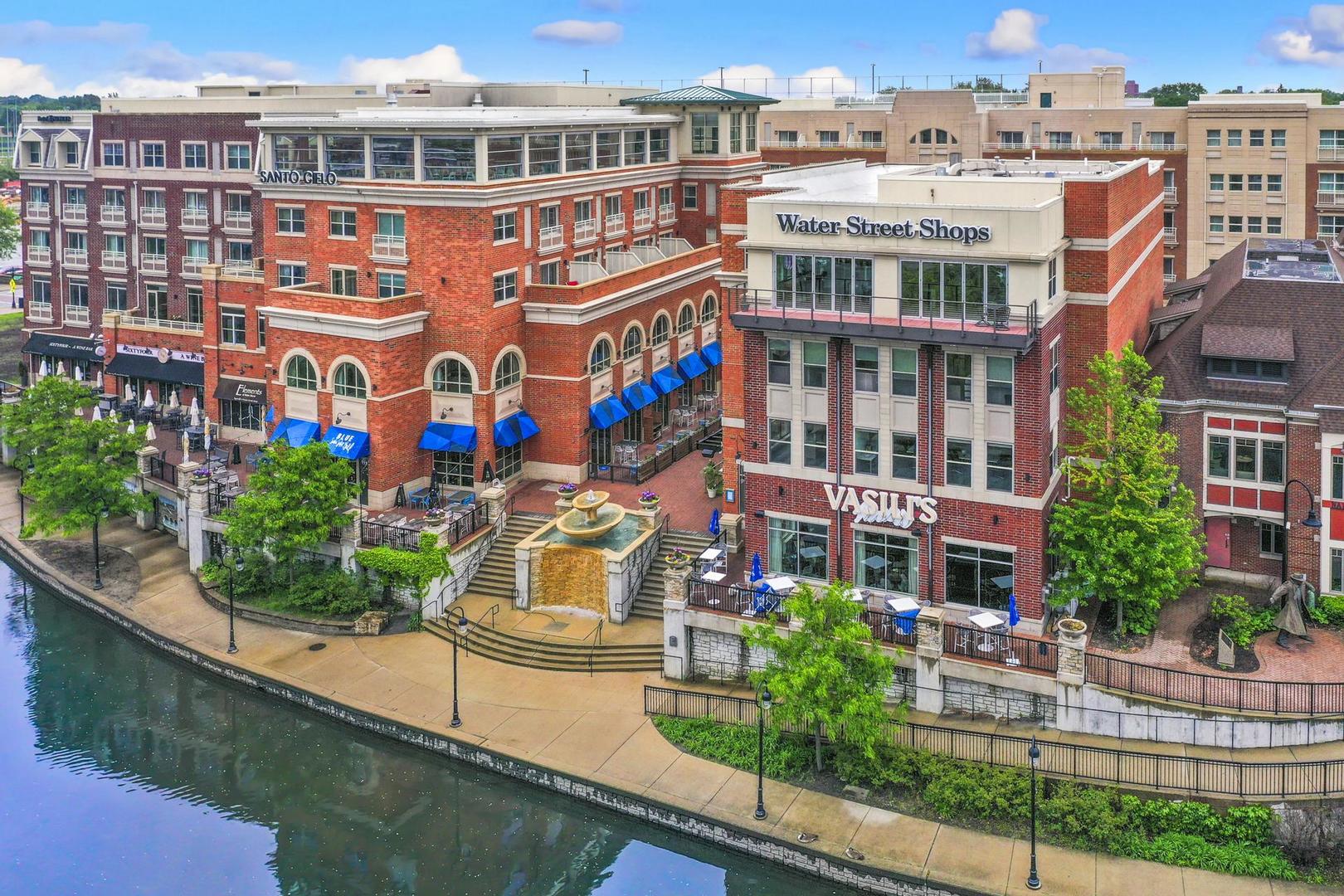 720 Jackson Avenue Naperville, IL 60540 - Photo 2 of 12 a front view of a multi story building